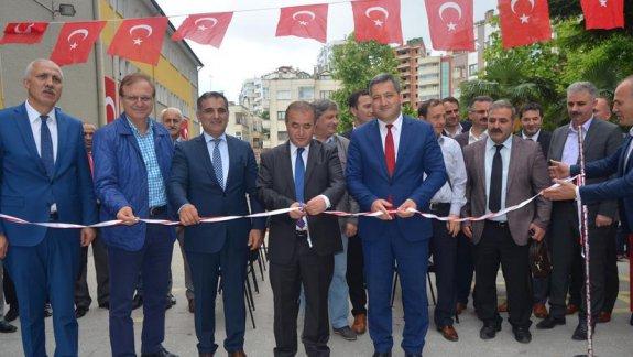 Kaymakam Numan Hatipoğlu, Mehmet Akif Ortaokulu Bilim Fuarının Açılışını Gerçekleştirdi.