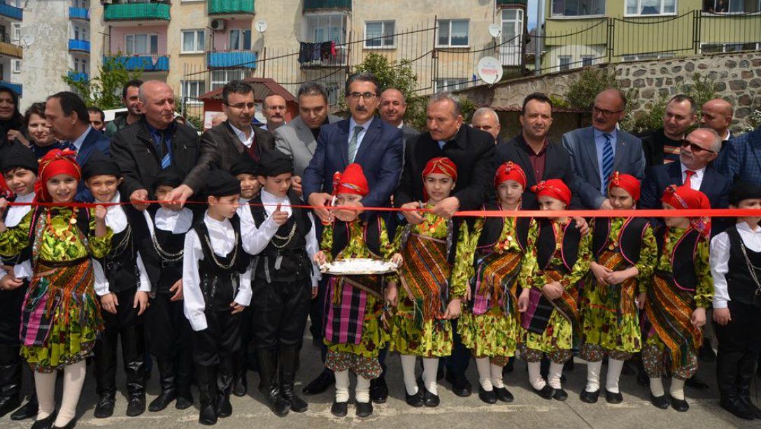 Müdür Şükür Köse, Temel Yaşar Çoruh İlkokulu Kermesinin Açılışını Gerçekleştirdi.